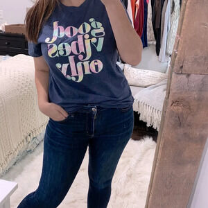 Good Vibes only navy blue graphic T-shirt size medium